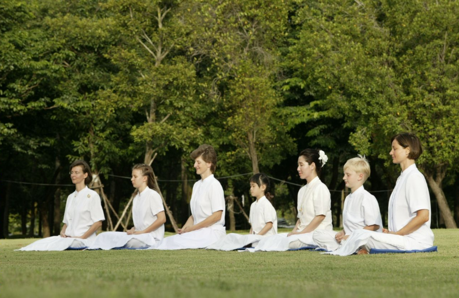 과도한 운동과 스트레스는 오히려 코르티솔을 증가시켜 살찌기 쉬운 환경을 만듭니다. 휴식일도 계획에 포함시키세요.