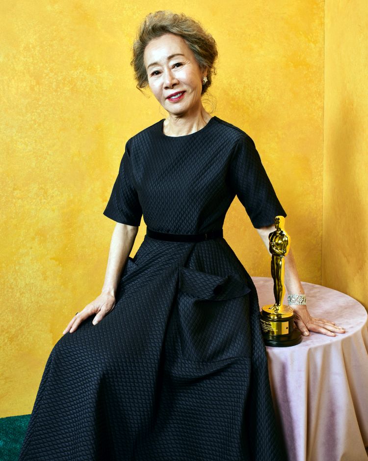 윤여정 오스카 여우조연상 수상