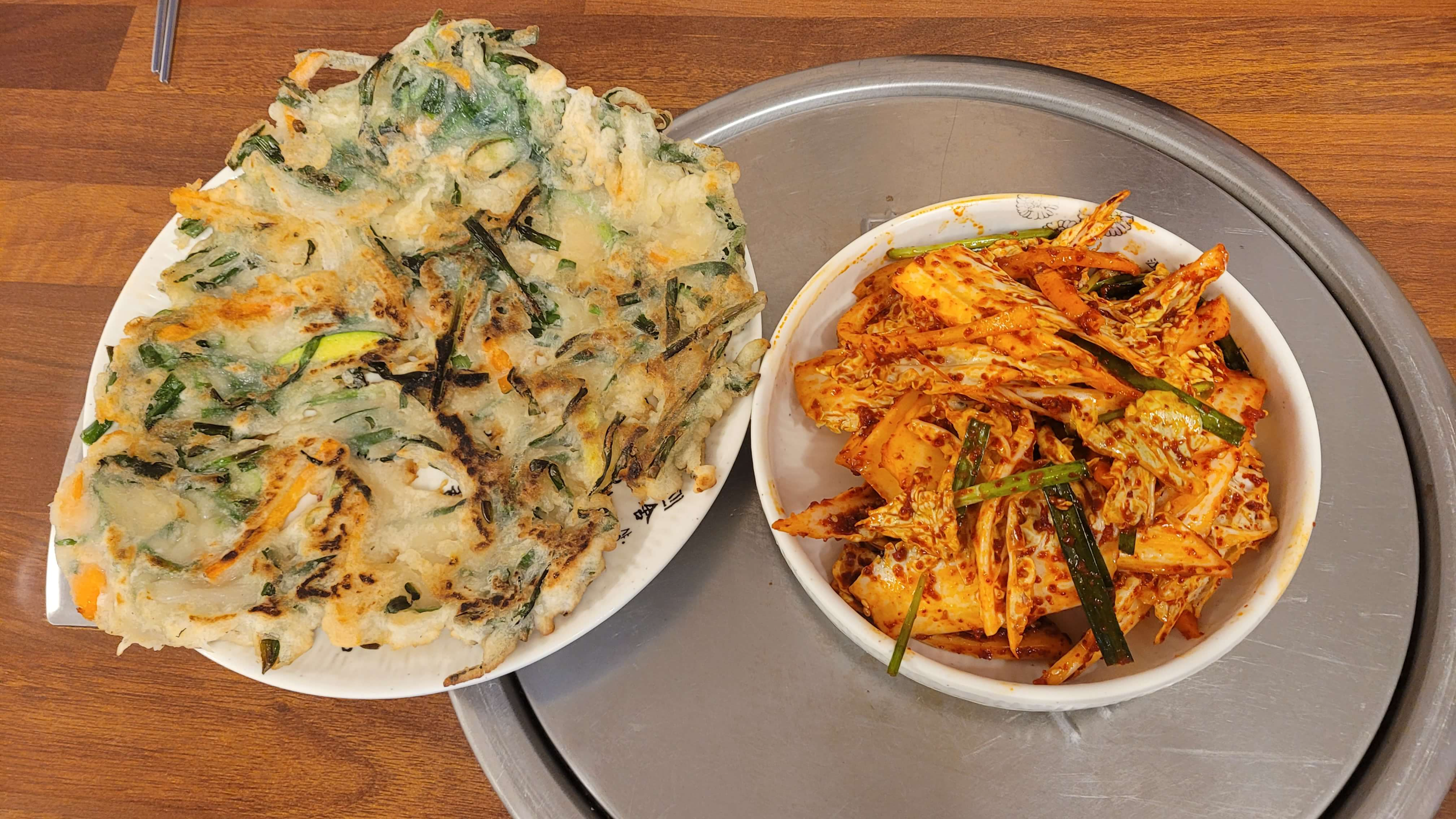부침개와 겉절이