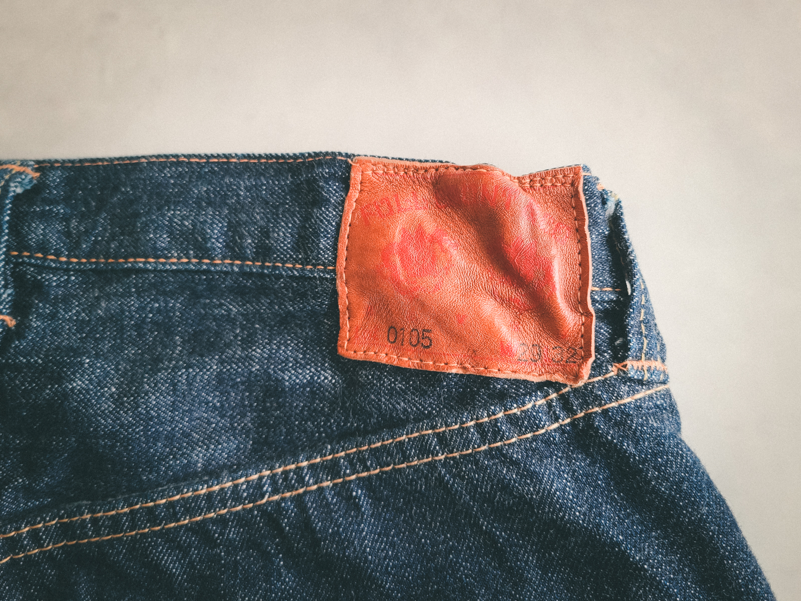 풀카운트의 쭈글쭈글한 사슴가죽 패치