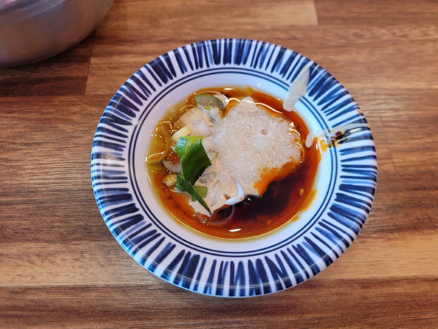 마라공방 땅콩소스와 고추기름 섞은 개인 소스