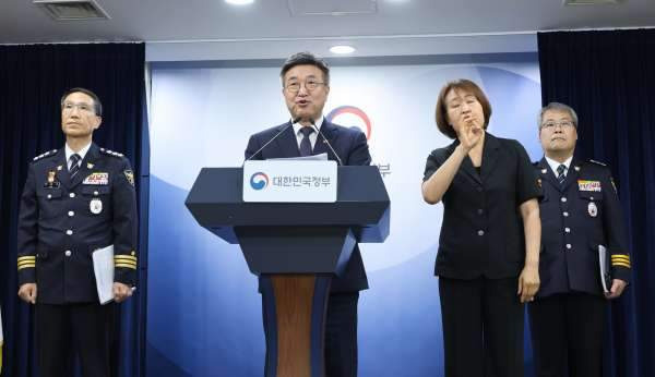윤호중 행안부 장관 프로필 나이 고향 학력 경력 가족 논란 (장윤기 사건 사과 및 스타벅스 탱크데이 이슈 핵심 정리)