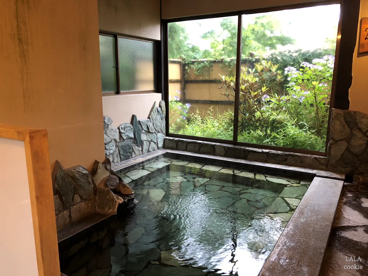 후쿠오카-유후인-료칸-추천-야마다야-온천탕이-깨끗하다