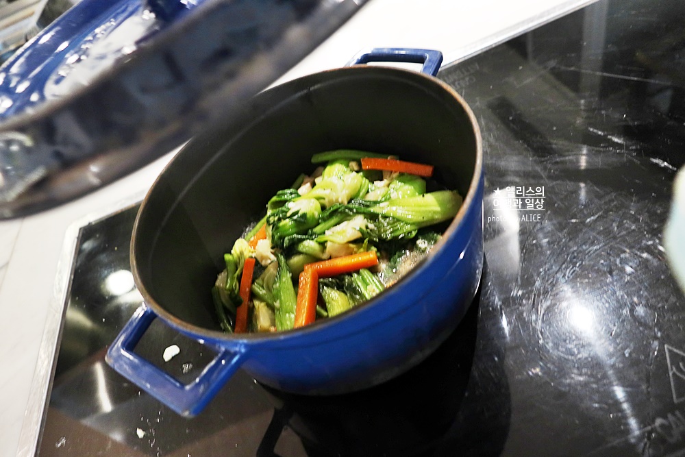 로열 호이안 엠갤러리 호텔 조식 후기 파이포 카페