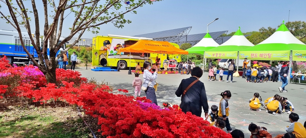 대구공공시설관리공단 신천사업소 영산홍 꽃길 개방