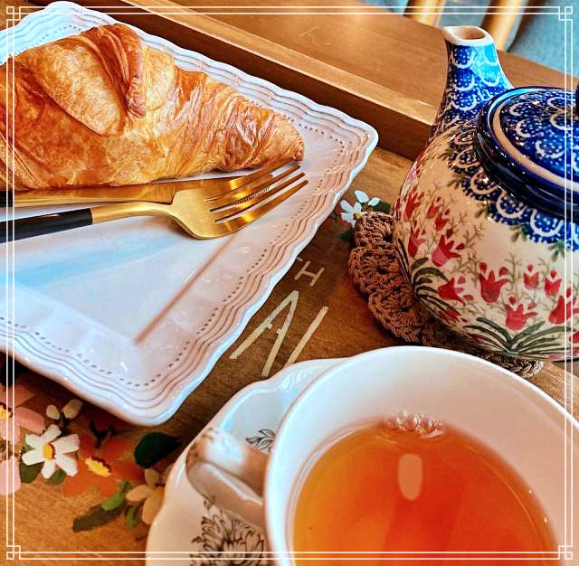 고흥 바닷가 마을 맛집 낮은 돌담 한옥 카페 디저트 구움 과자