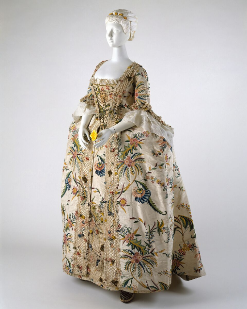 Robe &agrave; la fran&ccedil;aise