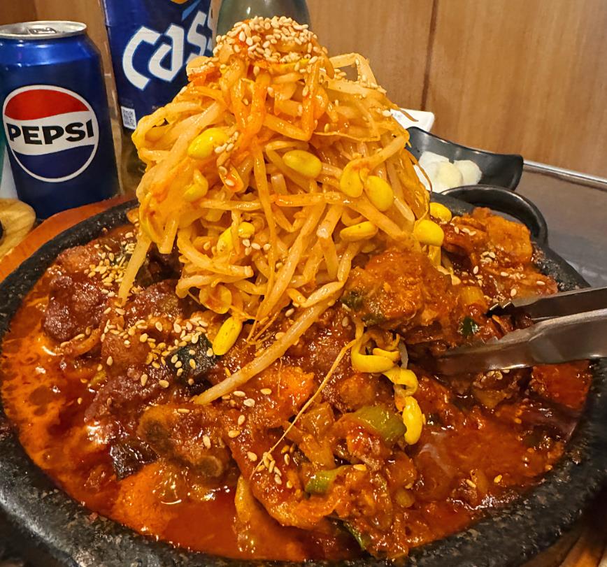 콩나물이 올라간 생방송투데이 매운 등갈비찜