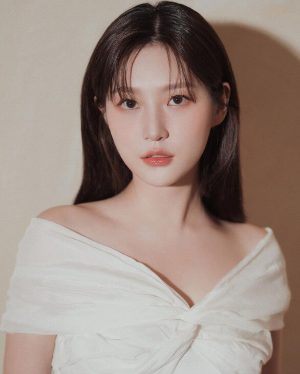 김새론