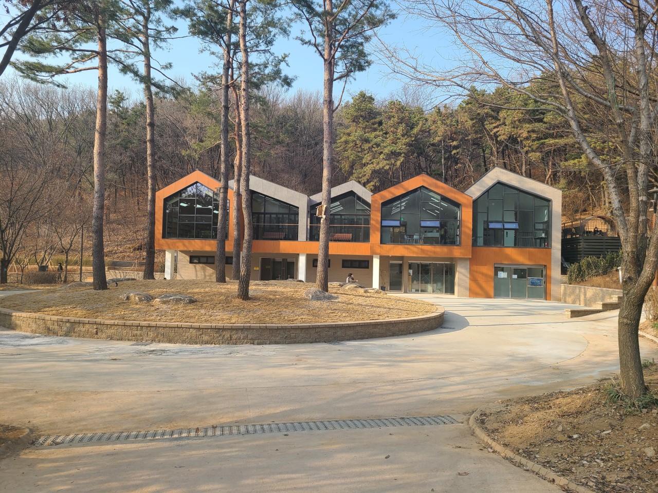 봉제산 책쉼터