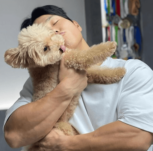 지효 윤성빈 열애