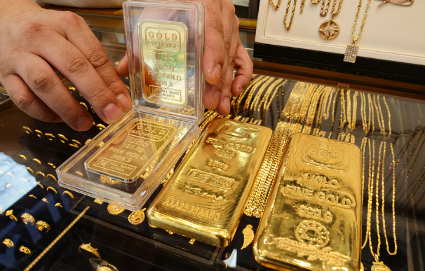 오늘 금시세, 한돈 가격 폭락? 지금 사야 할까 팔아야 할까?