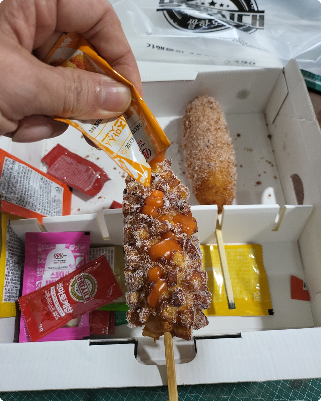 치즈 소스 치즈 폭탄