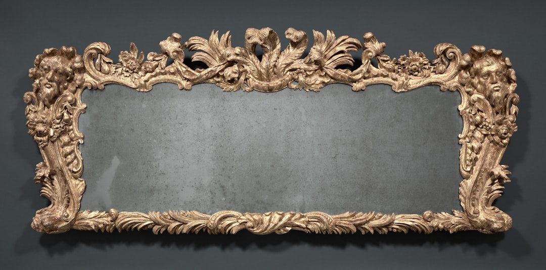 Mirror.