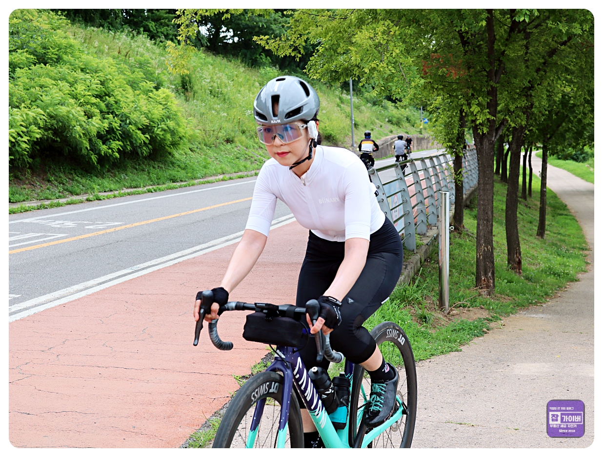 아씨오마 PRO RS1 파워미터 실제 로드자전거 장착 모습