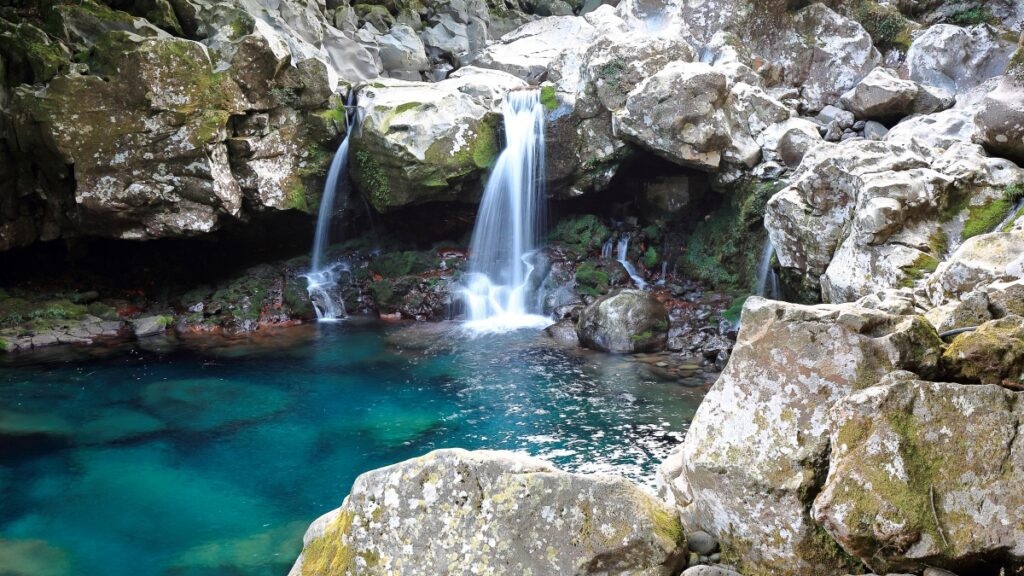 제주시 돈내코 원앙폭포