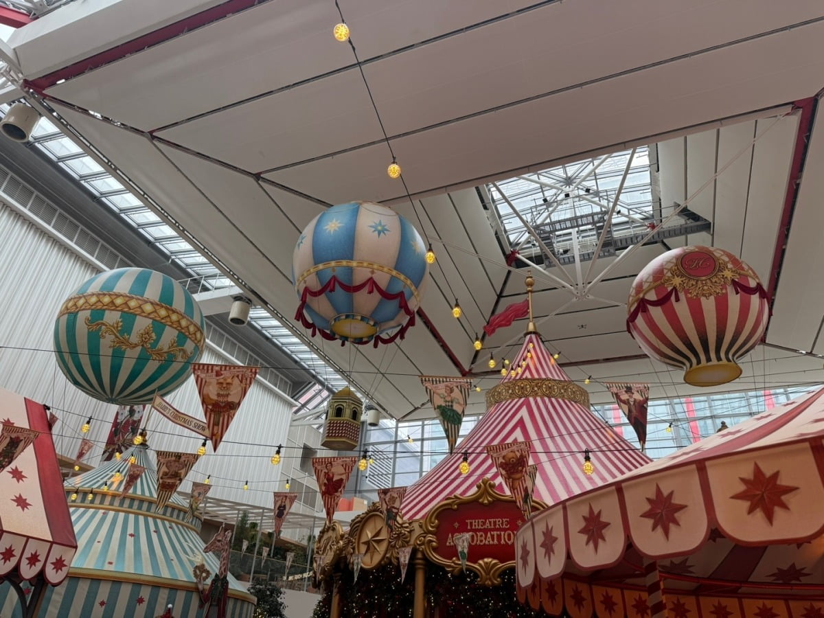 더현대 서울 크리스마스 연출.