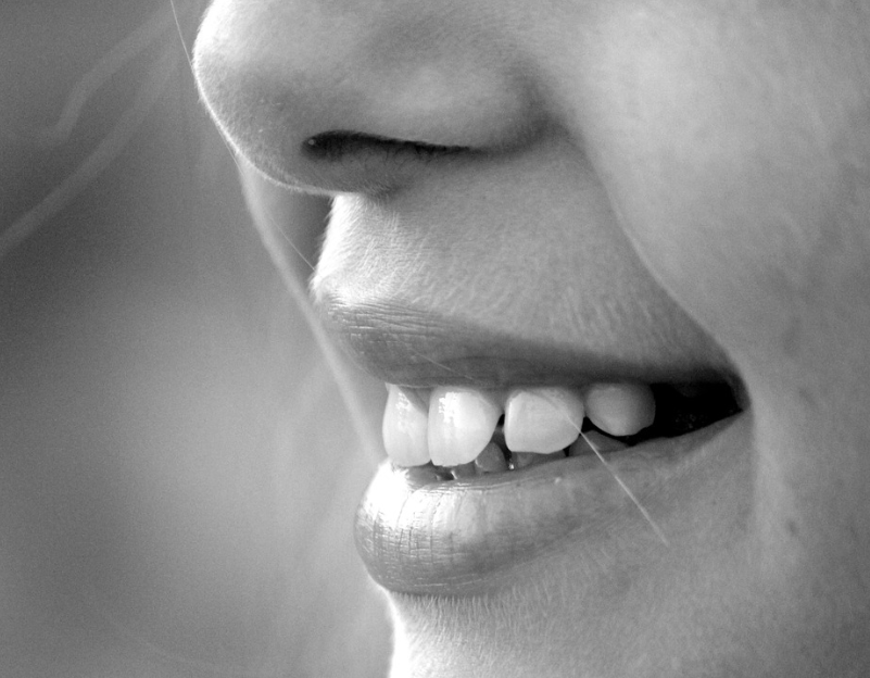 임플란트추천-치아 이미지