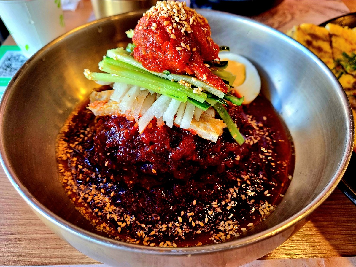 경남 진주 가볼만한 3대 맛집 &amp;#39;진주냉면 산홍&amp;#39;: 산삼 주는 냉면&amp;#44; 육전 후기