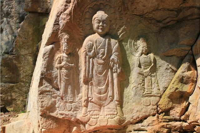 마애삼존불상