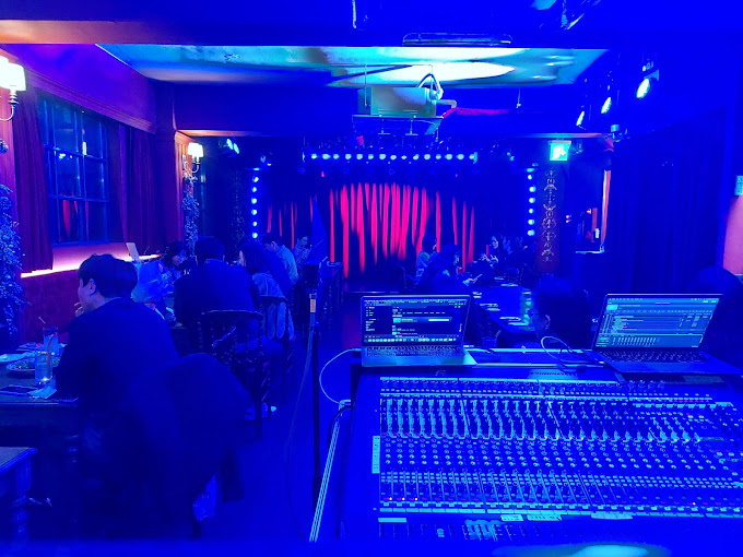 성수동 이색 술집 '캬바레 성수'