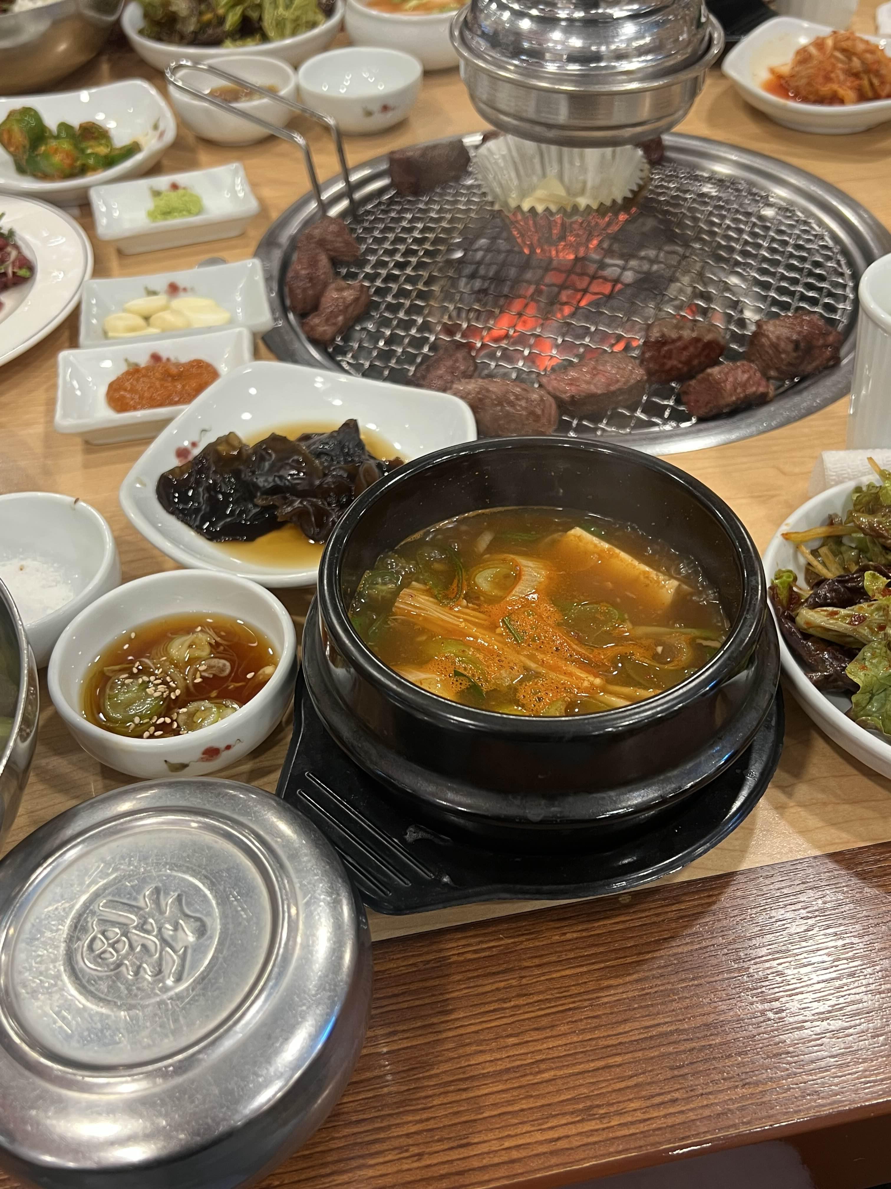 영천영화 육회비빔밥에 나오는 된장찌개