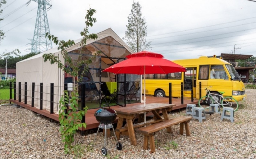 모닥불 버스글램핑