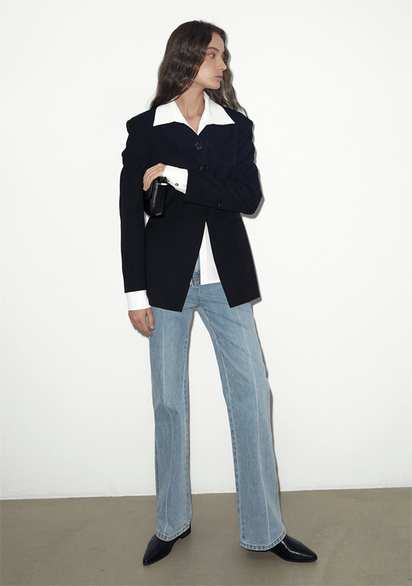 손해 보기 싫어서 2회 신민아 자켓