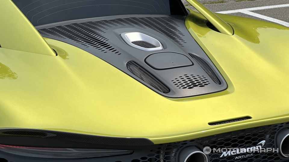 슈퍼카의 똑똑한 생존법 맥라렌 아투라