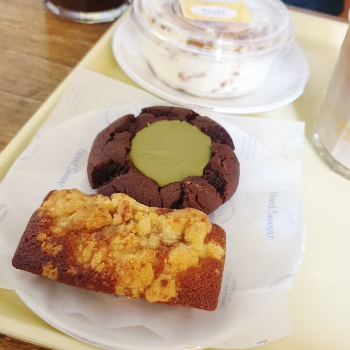 니드스윗의-애플크럼블휘낭시에-말차꾸덕쿠키