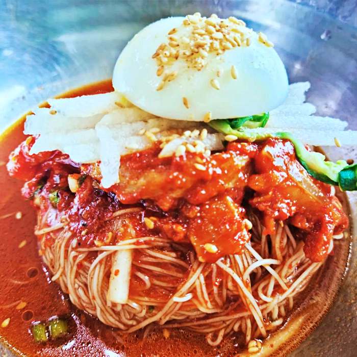 경기 안성 맛집 42년 전통 수육무침냉면