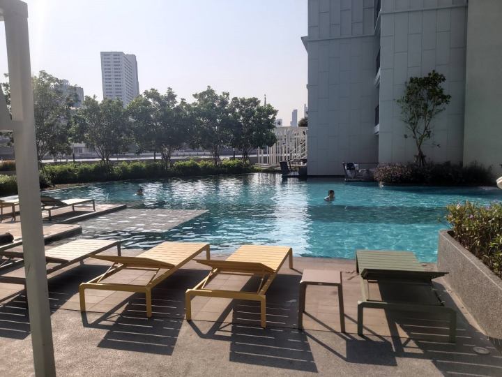 더쿼터짜오프라야호텔 수영장 후기