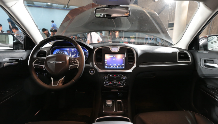 크라이슬러 300C 중고차 가격 시세표 및 유지비