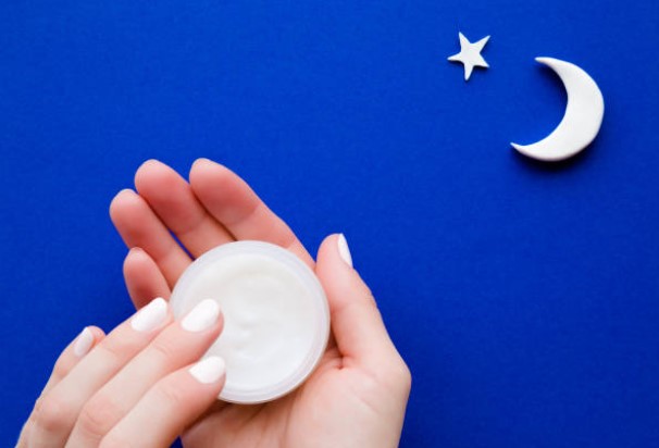 밤에 하는 안티에이징 방법