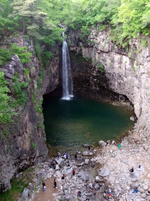 DMZ 끝자락에서 만나는 고요한 정원, 연천 &lsquo;재인폭포&rsquo;