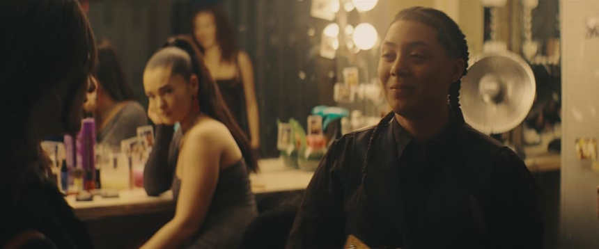 영화 '아노라' (Anora) 리뷰 - 강렬한 스토리와 현실적인 로맨스!