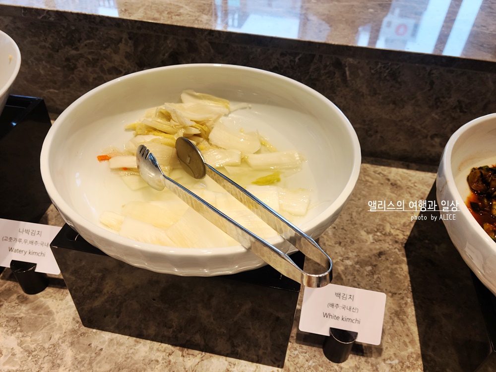 포포인츠 바이 쉐라톤 서울 명동 에볼루션 뷔페 런치 후기