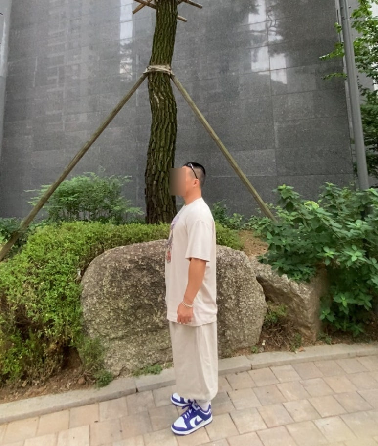 데일리룩('26. 8. 21.)오클리 선글라스 아이자켓 리덕스, 스탠다드에러 빈티지 피그먼트 티셔츠, 무신사스탠다드 버뮤다 팬츠, 나이키 양말, 나이키 덩크로우 레트로 화이트콩코드