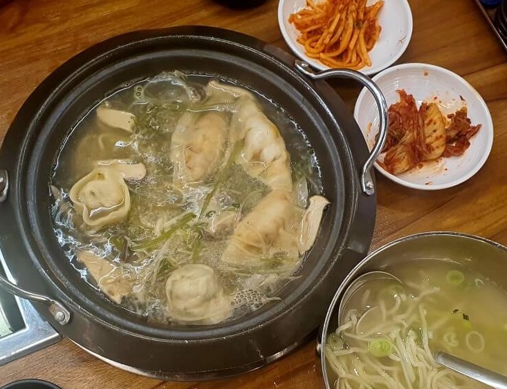 생생정보 2311회 오늘 또 방문 스타 밥집 가수 원미연 추천 맛집 경기도 고양시 일산 미몽만두전골 장칼국수