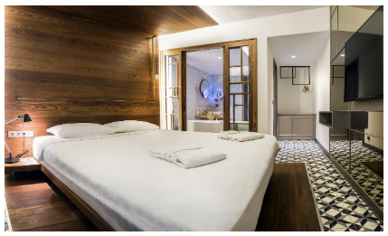 숙소를 단순히 '잠만 자는 곳'으로 정하면 안 되는 이유 : 베이스캠프가 무너지면 여행도 무너진다