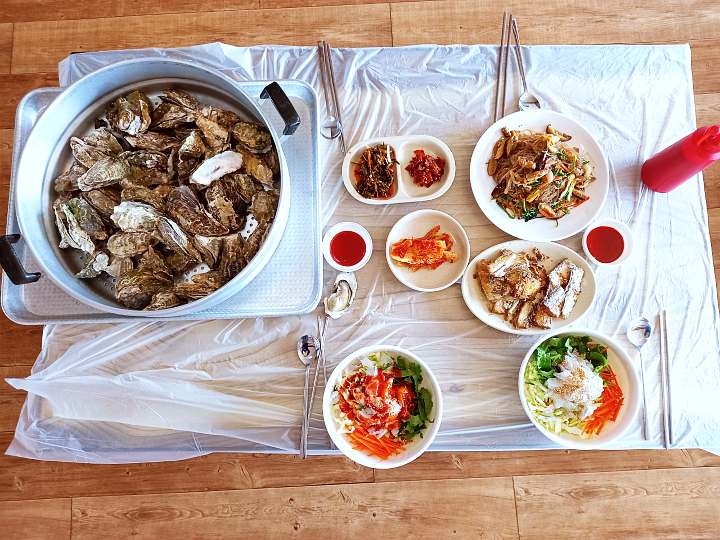 보령 대천해수욕장 맛집 추천 생방송투데이 꼼치맑은탕 꼼치매운탕 주꾸미 볶음 굴찜 해물 특산물 한상 오늘방송 보고 먹고 즐기고 3GO
