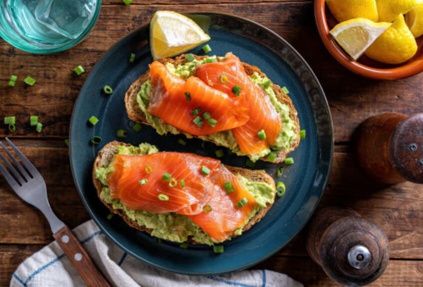 양식으로키워진연어