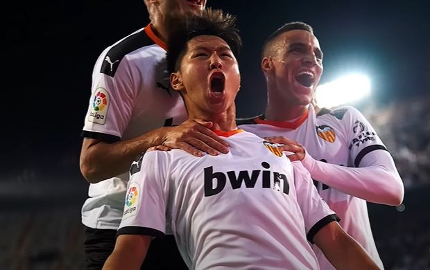 세레머니 하는 이강인