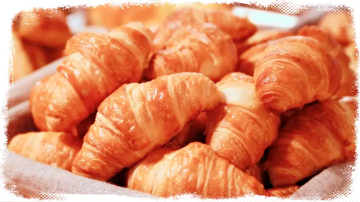 놀라운토요일-놀토-옥수수양파빵-부추빵-딸기잼앙금빵-사과에이드-맛집-전북-장수-CC-장계시장-빵집-카페