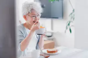 행복해보이는 노인