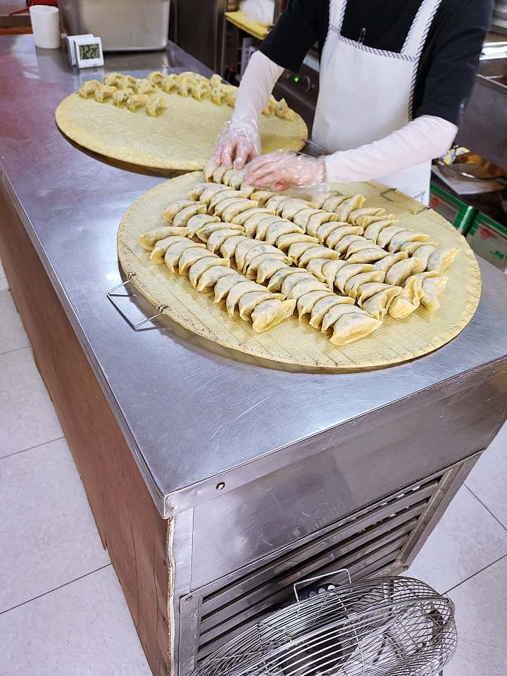 청주 맛집 추천 생방송투데이 25년 변함없는 진심 선물 같은 도너츠 꽈배기 찐빵 고로케 만두 찐빵 오늘방송 인생 분식