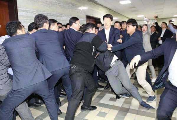 사법의 독립성과 정치적 중립성