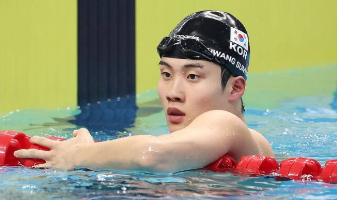 황선우 예선 1위