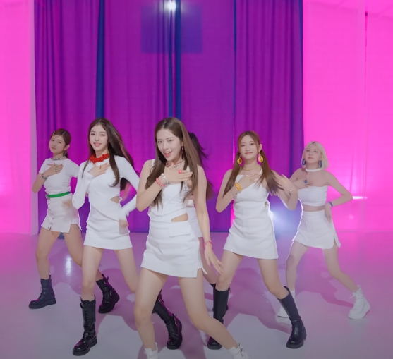 after like 퍼포먼스 클립