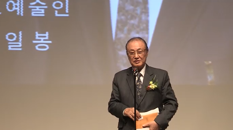 윤일봉 배우